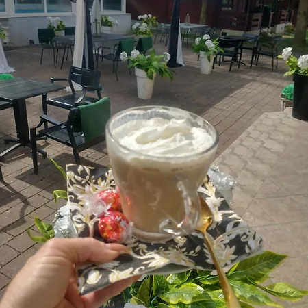 Üdülőpark Korab & *