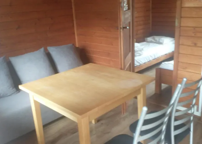 Korab & 홀리데이파크 *