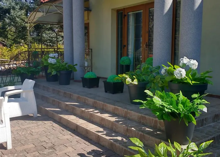 Korab & 홀리데이파크 *